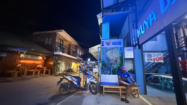 Kuya Diving Center 酷雅潜水中心