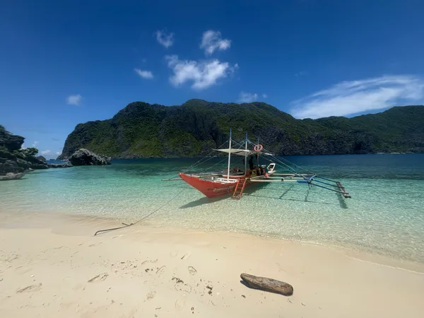 Travelite Travel and Tours Co.