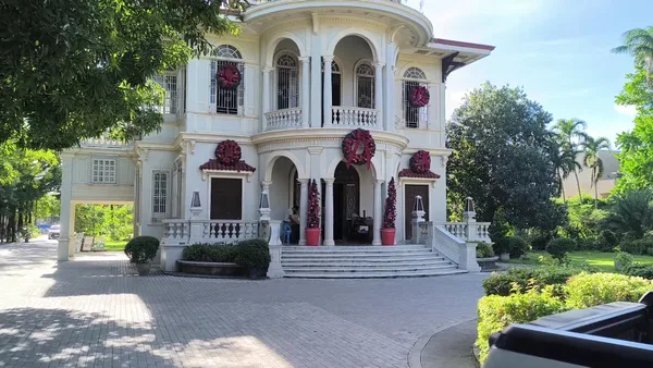 Molo Mansion
