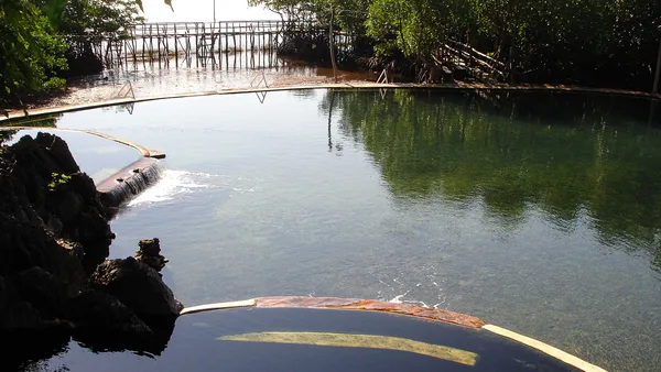 Maquinit Hot Spring