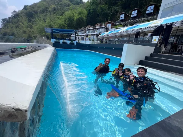Starboard Diving Resort