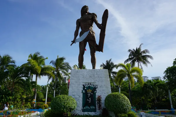 Lapulapu Monument