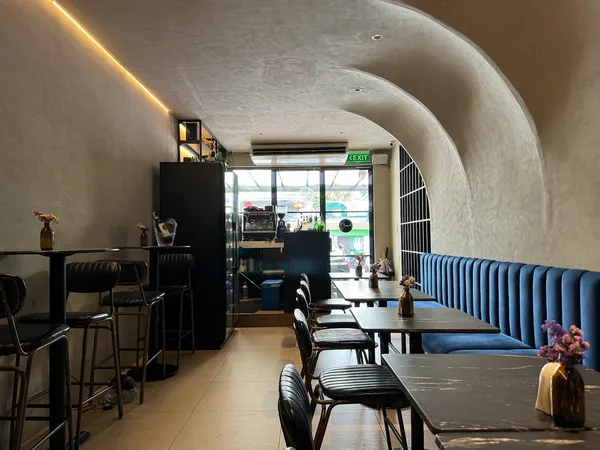 Gufo Cafe and Lounge