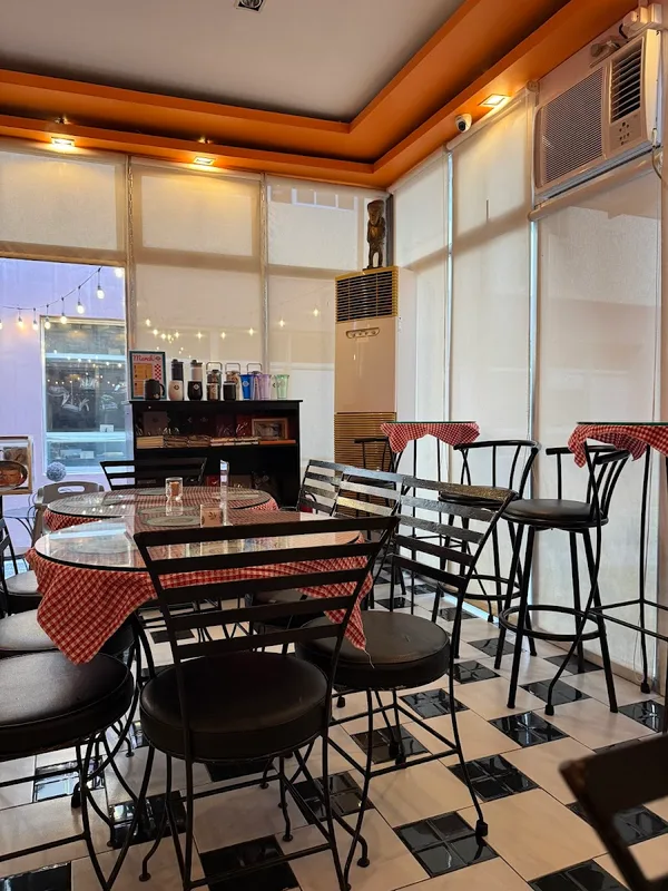 James Diner and Cafe