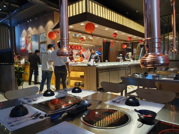 Tong Yang, Uptown