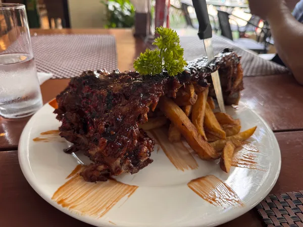 Crabs & Ribs by Calle Burgos