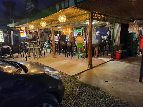 Panglao Roadhouse Resto Bar