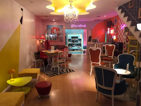 H&T Wine Gallery | Wine bar & shop | Tapas Kitchen