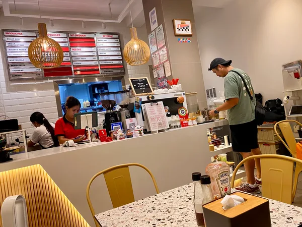 717 DELI