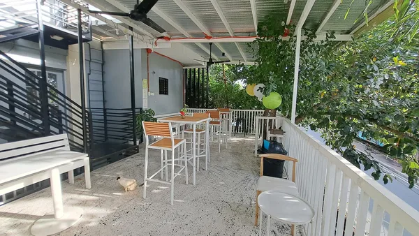 Do Güd Cafe