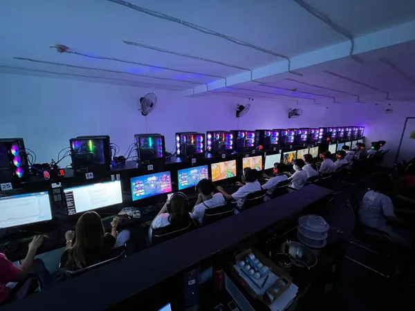 Ronin Internet Cafe - CDU