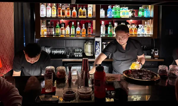 Rosie’s Cocktail Lounge