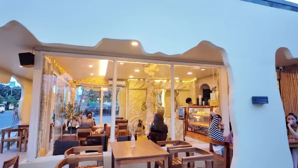 Grachelle's Cave Cafe