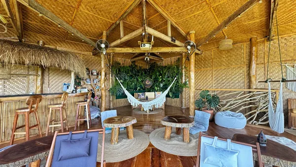 Jungle KingDomes Cafe and Bar