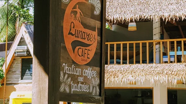 Green Waves Café