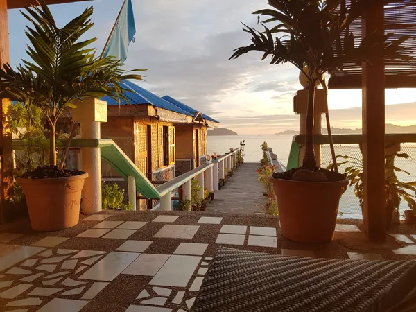 BELLA LOUISE HOUSE BAR AND RESTO
