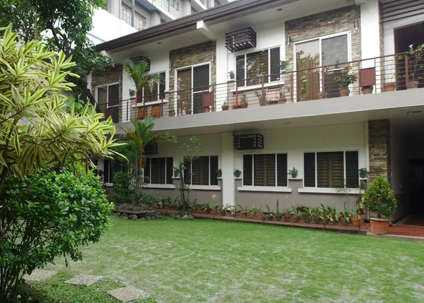 New Manila Suites