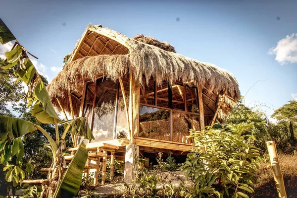 Inigtan Lio | Bamboo Cottages and Villas