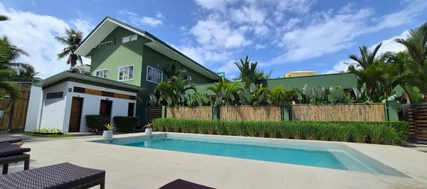 Royal Suites Port Barton